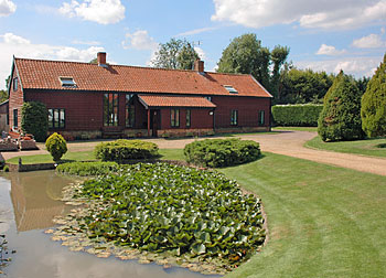 Moat Barn B&B, Touring Caravan Park, Bredfield, Woodbridge, Suffolk